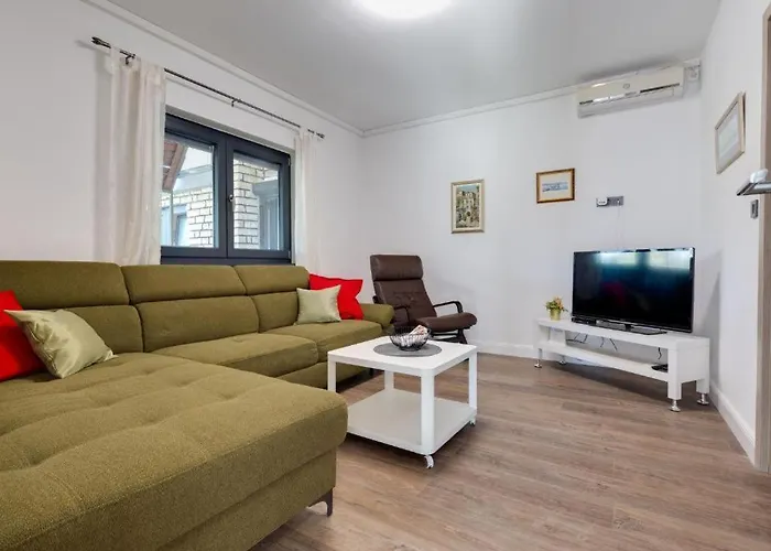 House Macut Дом отдыха